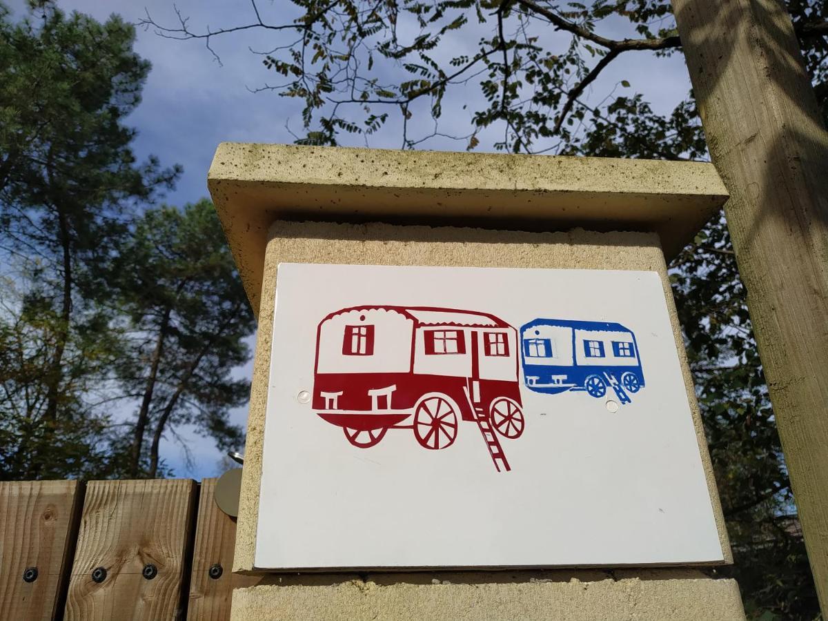 Les Roulottes Vesta Villa Leognan Ngoại thất bức ảnh